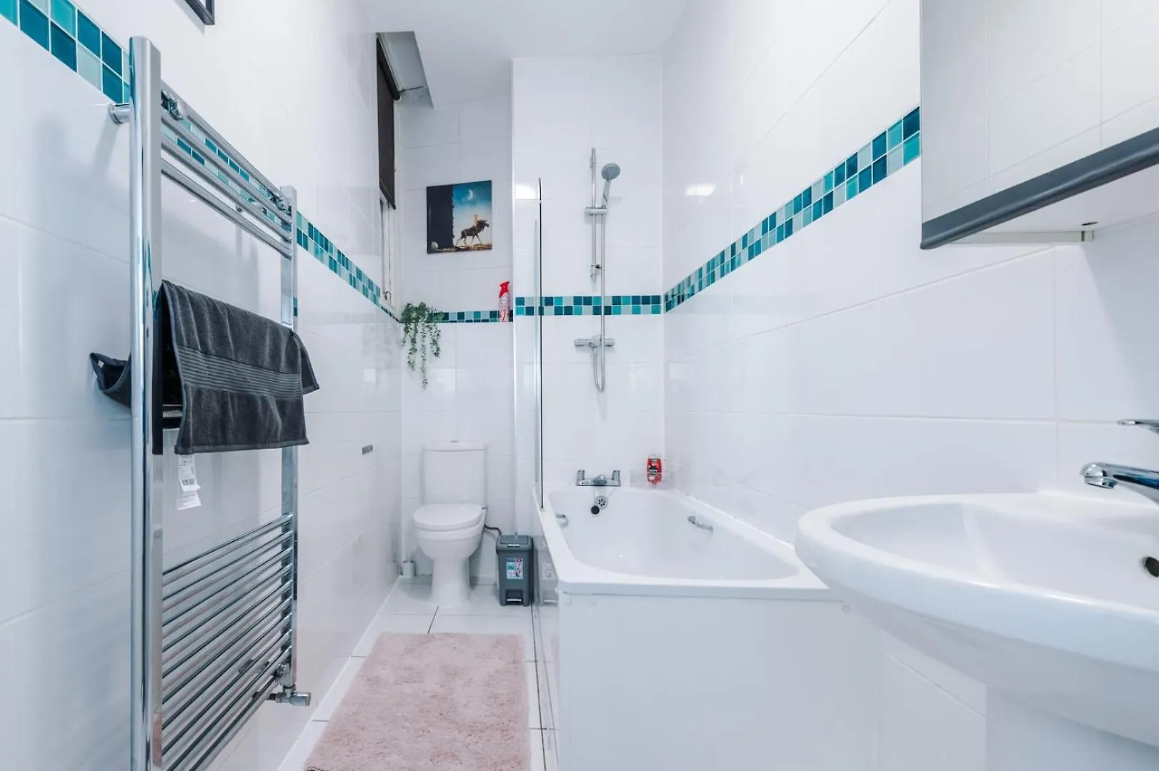 Spacious City Centre Retreat In Leeds City Centre Apartment