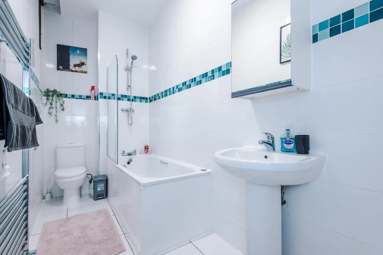Spacious City Centre Retreat In Leeds City Centre