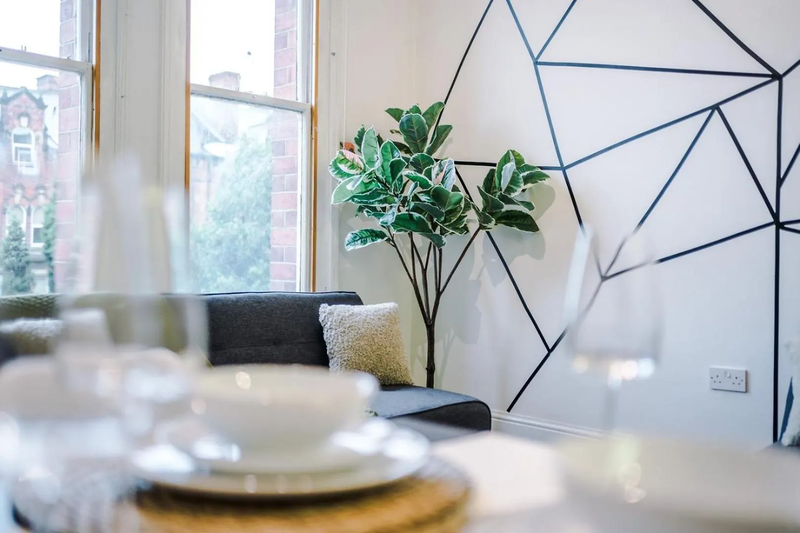 Spacious City Centre Retreat In Leeds City Centre Apartment