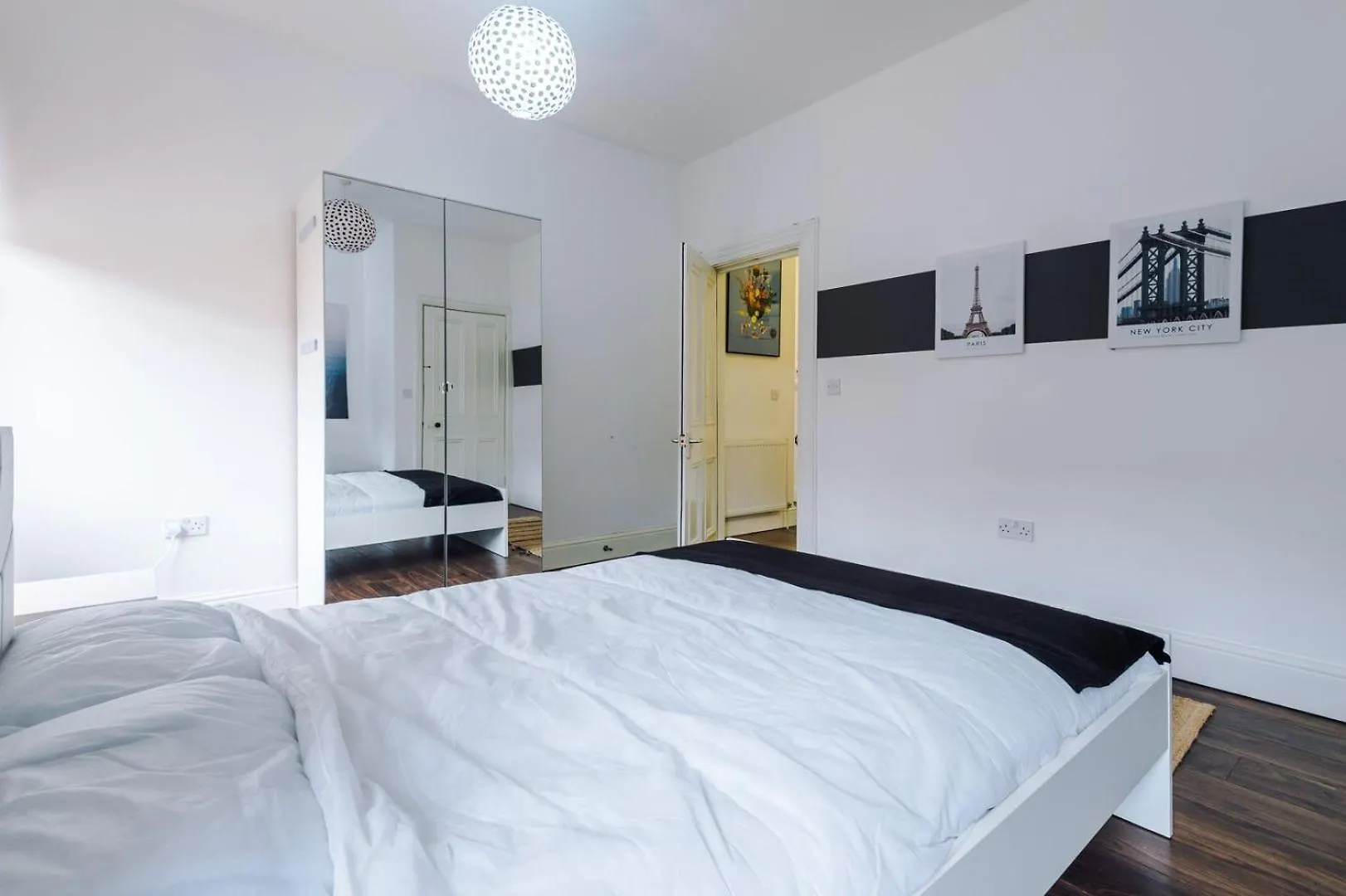 Spacious City Centre Retreat In Leeds City Centre Leeds (West Yorkshire)