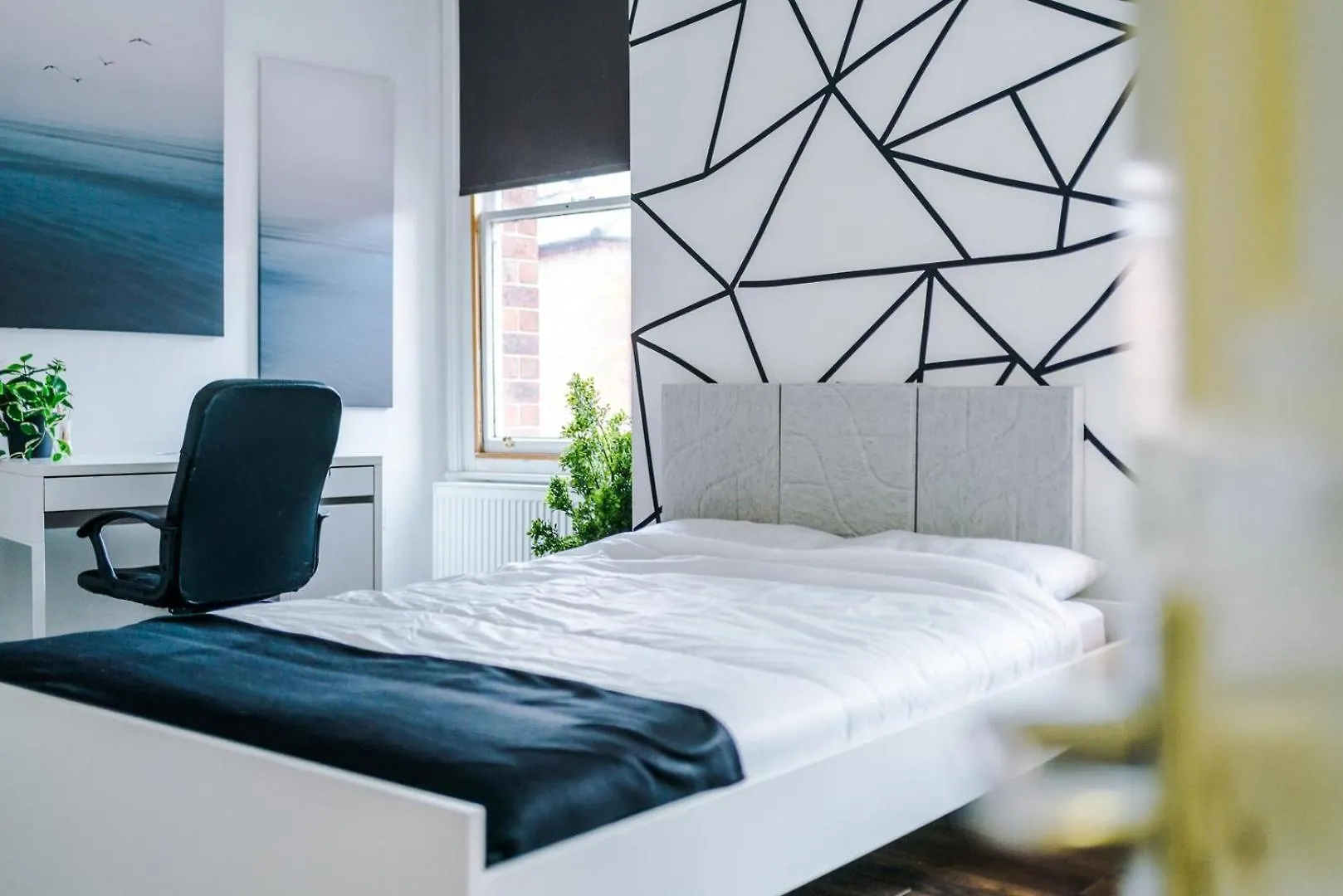 Spacious City Centre Retreat In Leeds City Centre