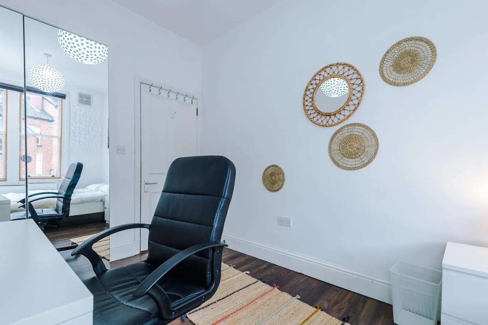 Apartment Spacious City Centre Retreat In Leeds City Centre