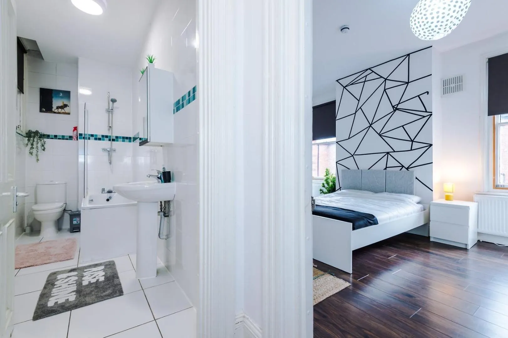 Spacious City Centre Retreat In Leeds City Centre