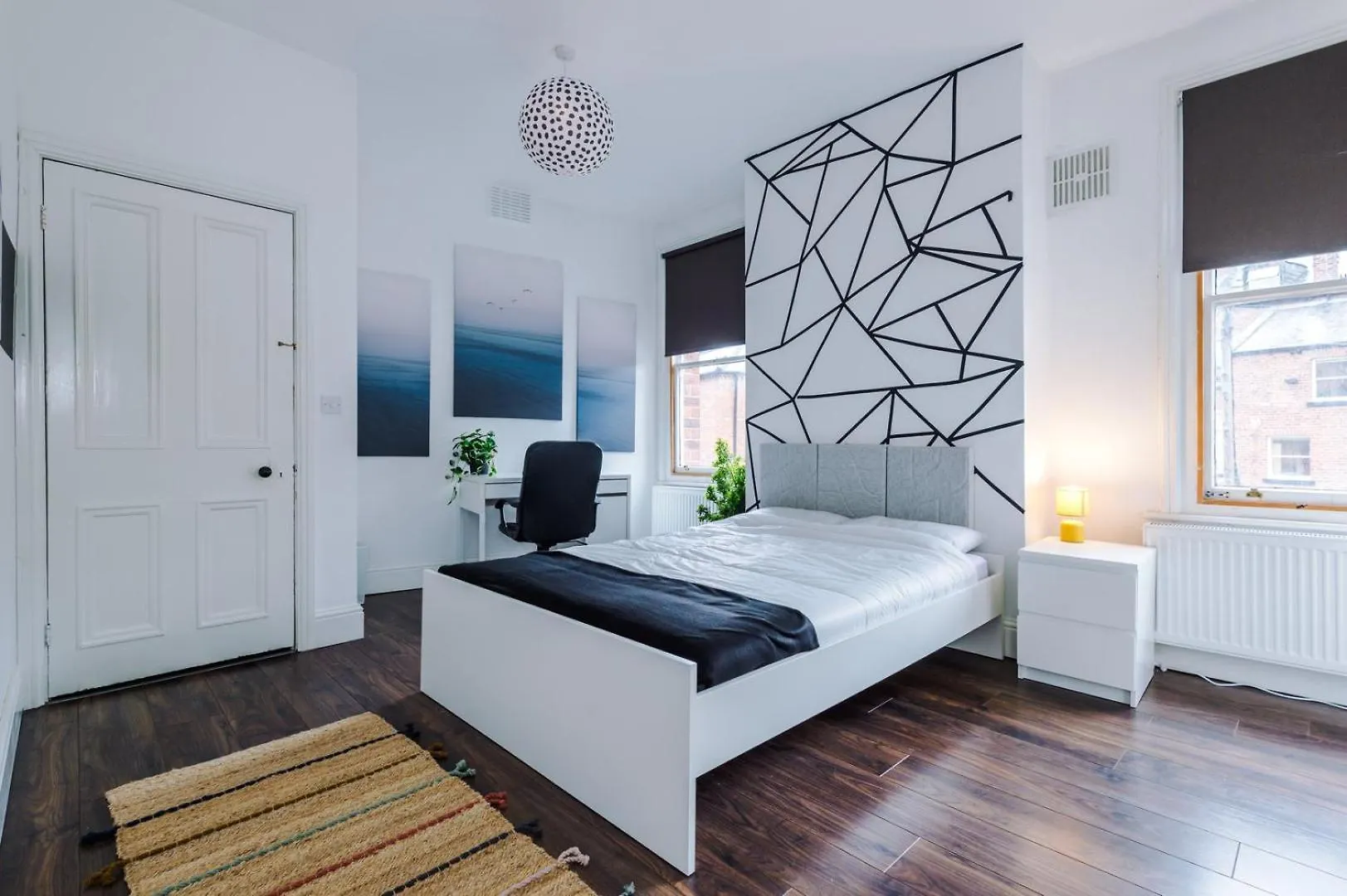 Spacious City Centre Retreat In Leeds City Centre